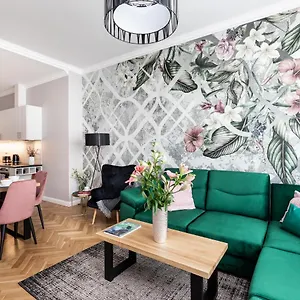 https://luxe-living-krakow.krakowhotelspoland.com